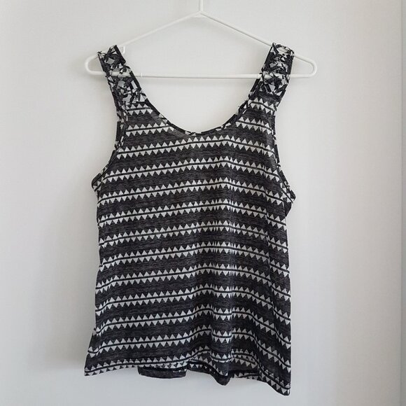 (2for$10) H&M Geometric Stripe Sleeveless Tank Top - Picture 1 of 9